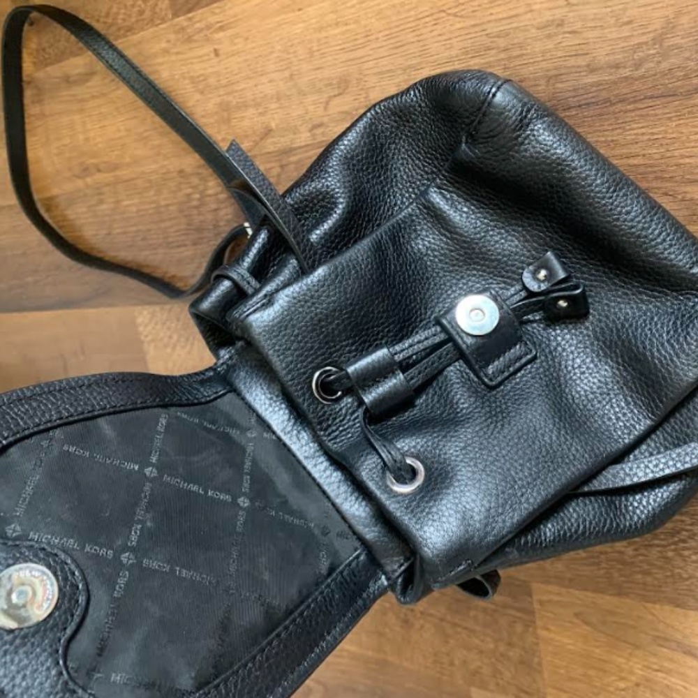 MK Riley Crossbody - Picture 10 of 14